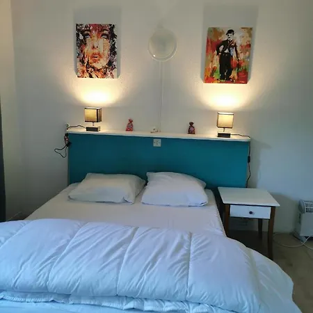 Studio Apartment *